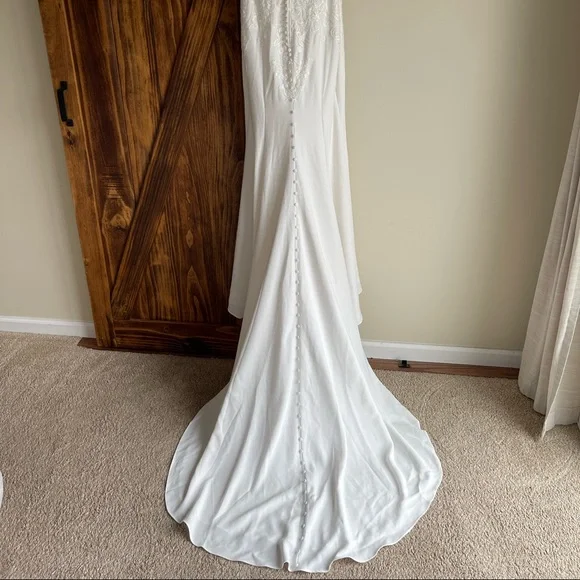 Maggie Sottero wedding dress - Picture 3 of 10